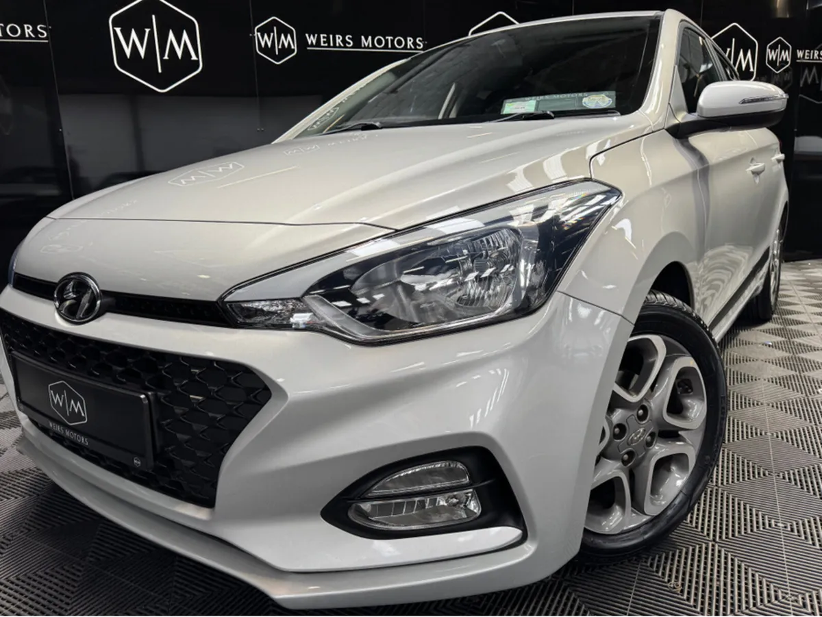 Hyundai i20 ACTIVE DELUXE PLUS//LOW MILLAGE//REVER - Image 3