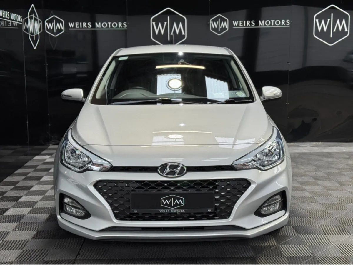 Hyundai i20 ACTIVE DELUXE PLUS//LOW MILLAGE//REVER - Image 4