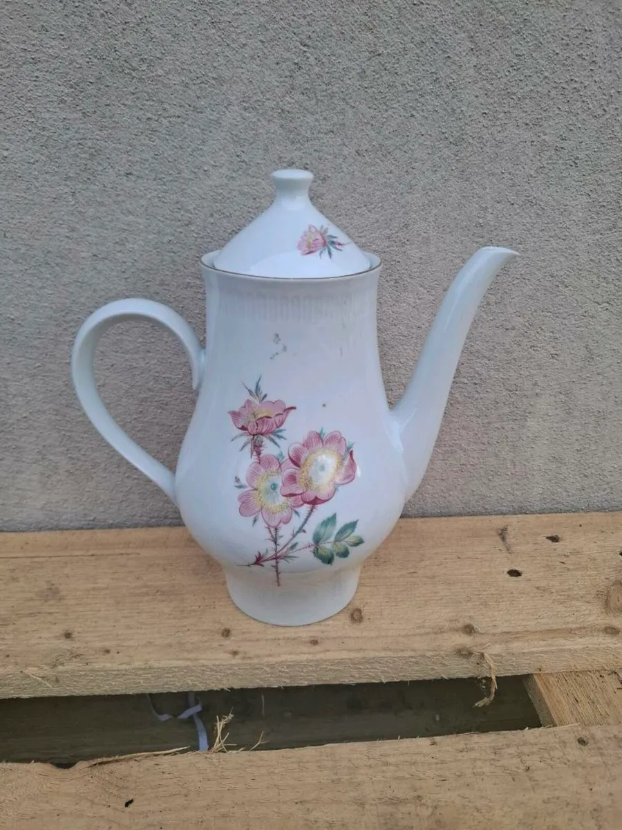 China floral tea pot postage possible