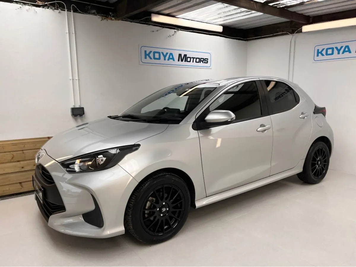 Toyota Yaris 1.0 Petrol Automatic Sport X // Bran - Image 3