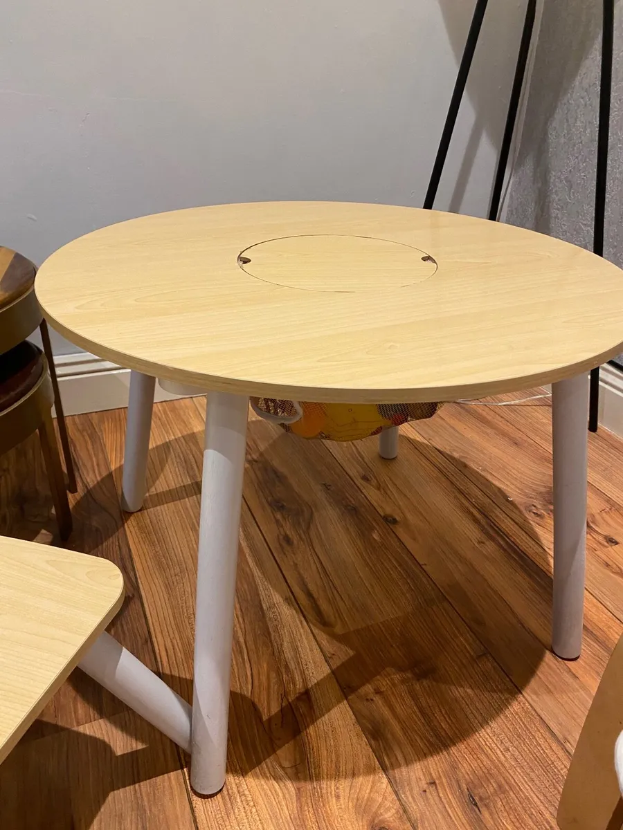 Children’s table and chair - Image 1