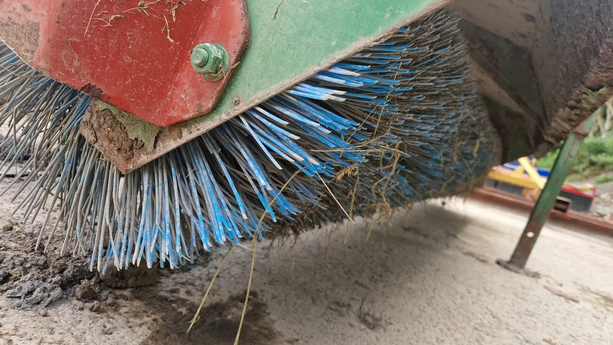 NC Power Box & Road sweeper - Image 2