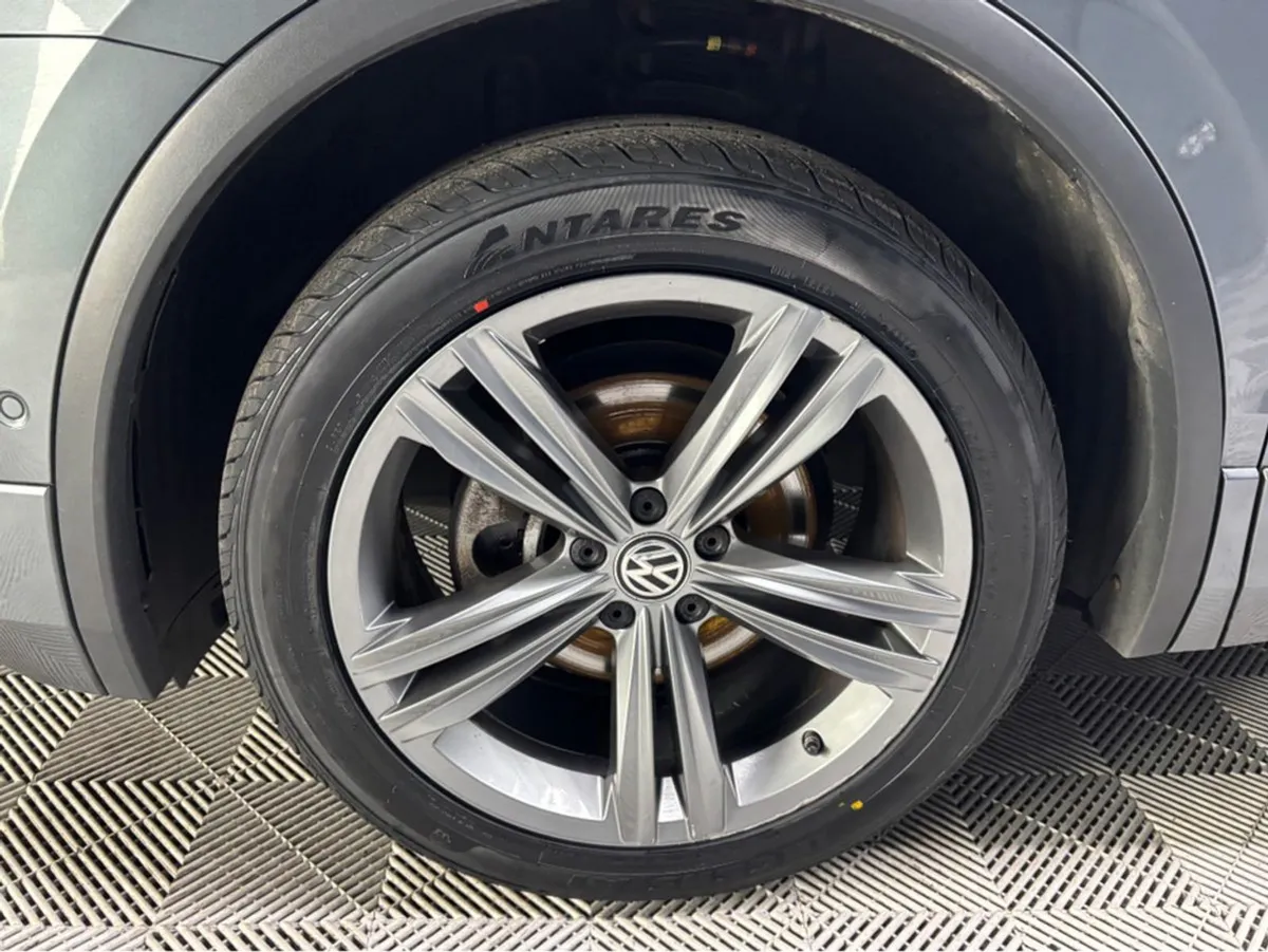 Volkswagen Tiguan A7 R-line 2.0 TDI Manual 6speed - Image 4