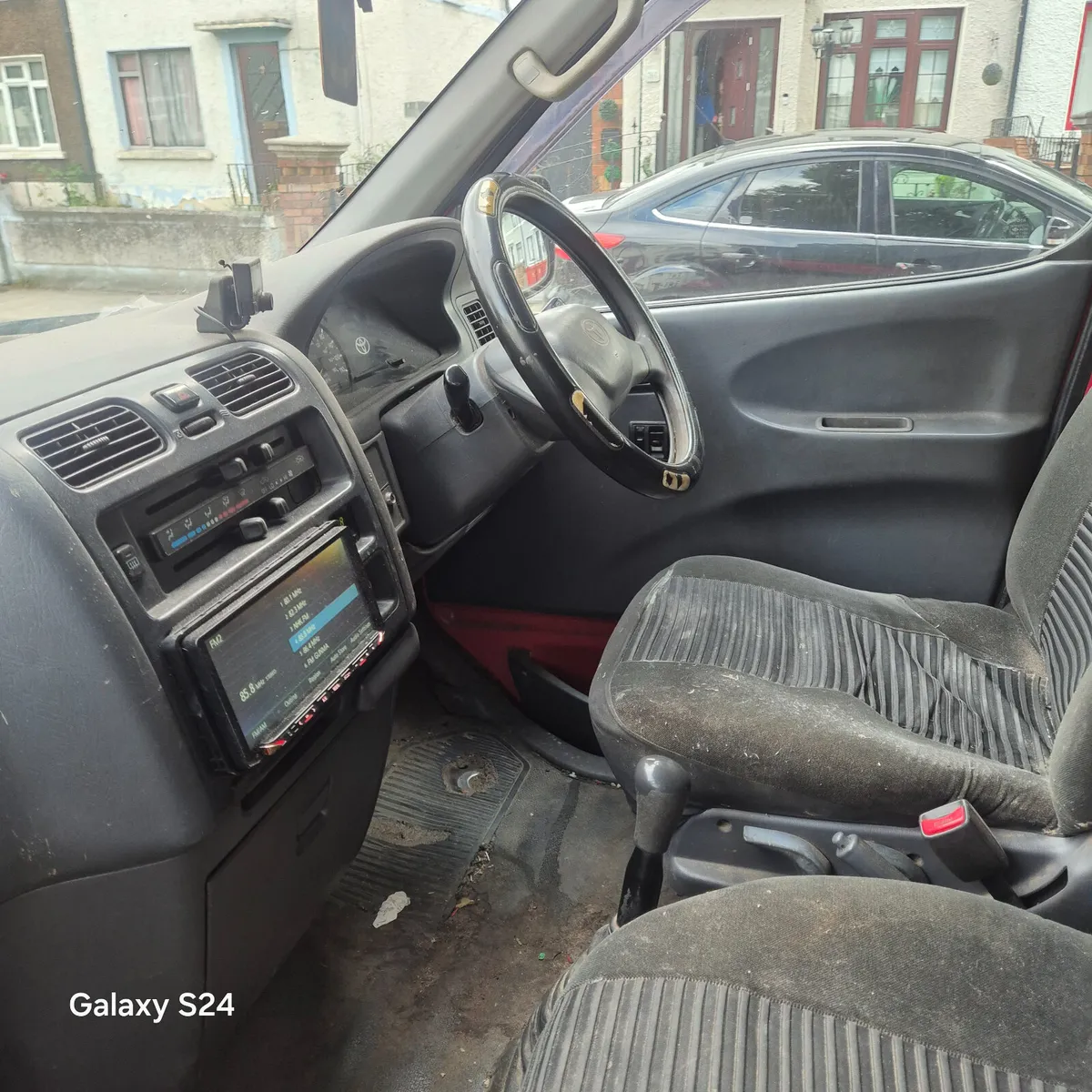 2002 toyota hiace d4d - Image 3