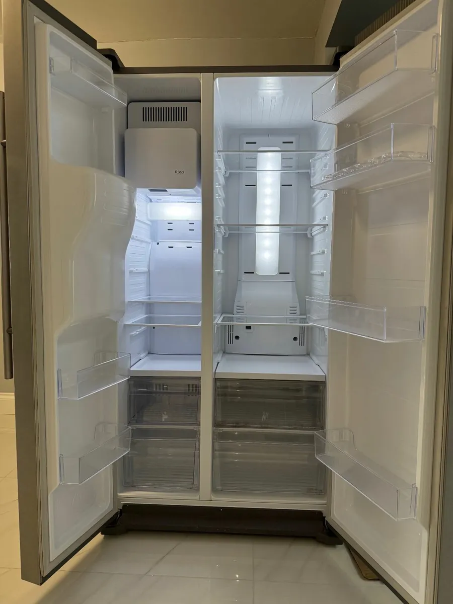 American fridge freezer - Image 1
