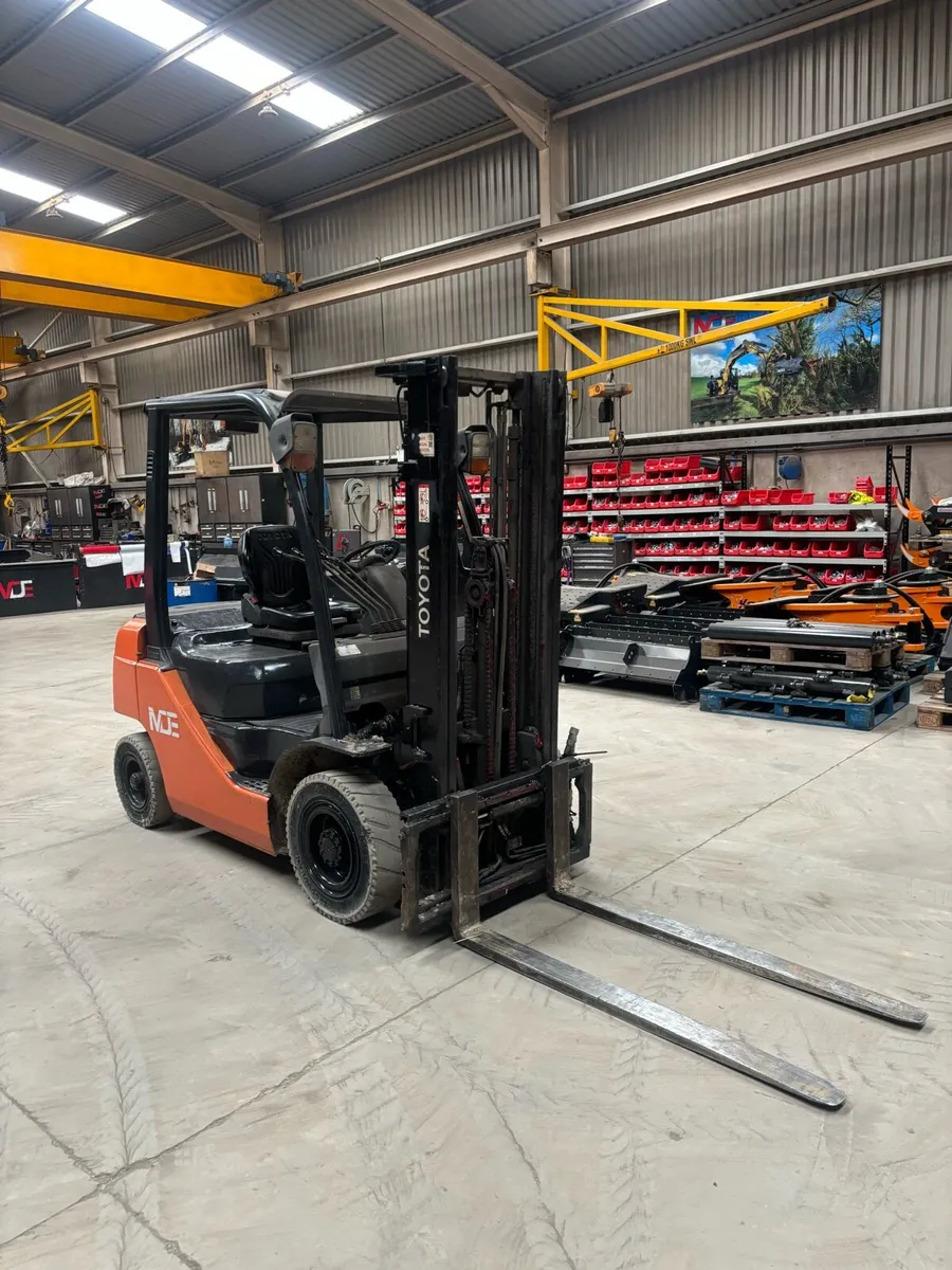 Forklift Toyota 2T ***only 3700 hours**** - Image 1
