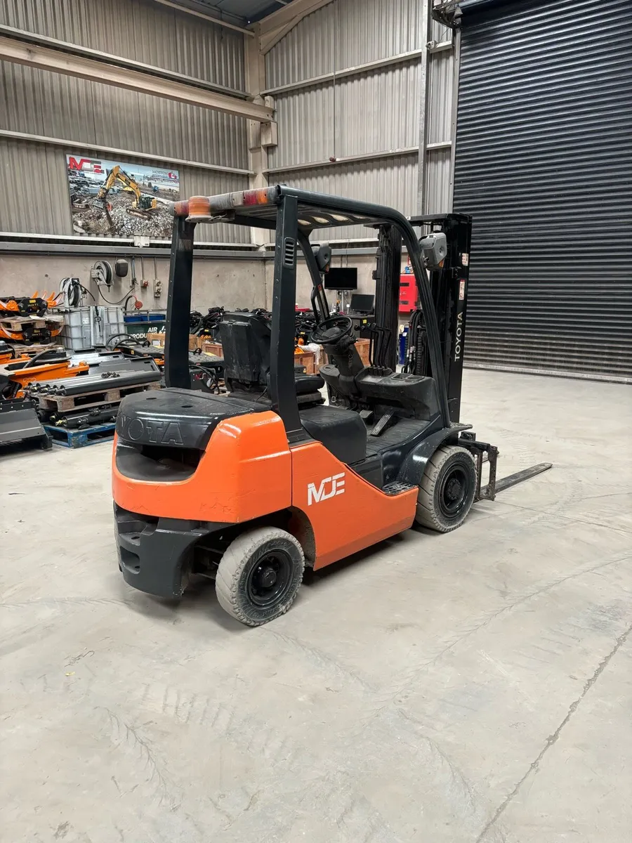 Forklift Toyota 2T ***only 3700 hours**** - Image 3