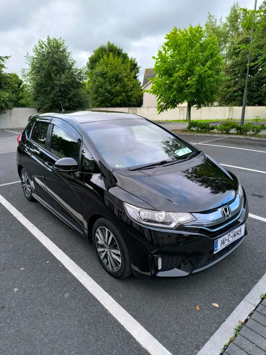 Honda Fit Hybrid Automatic - Image 3