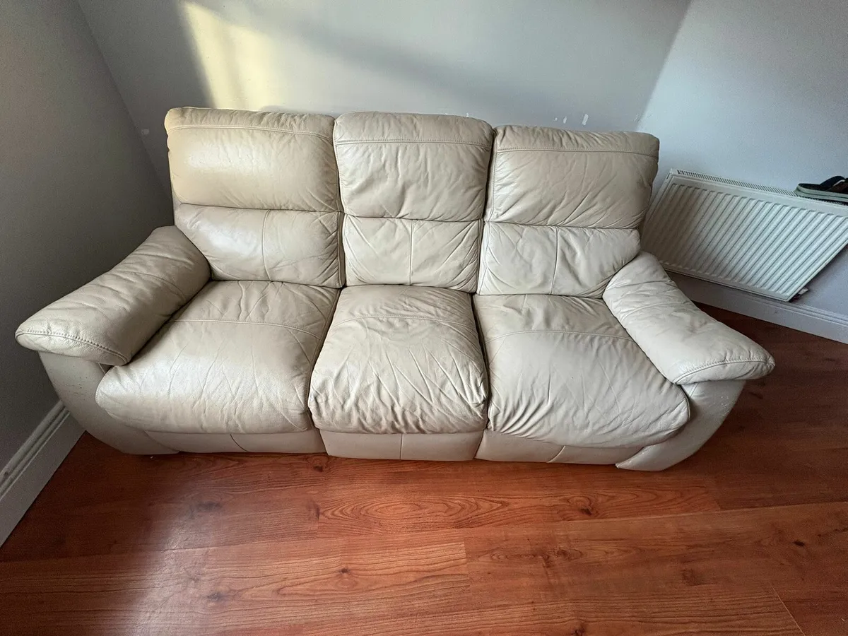 Free Cream leather sofa - Image 1
