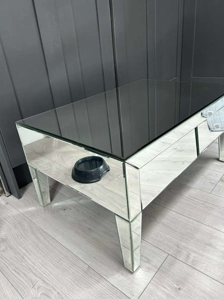 Coffee table - Image 1