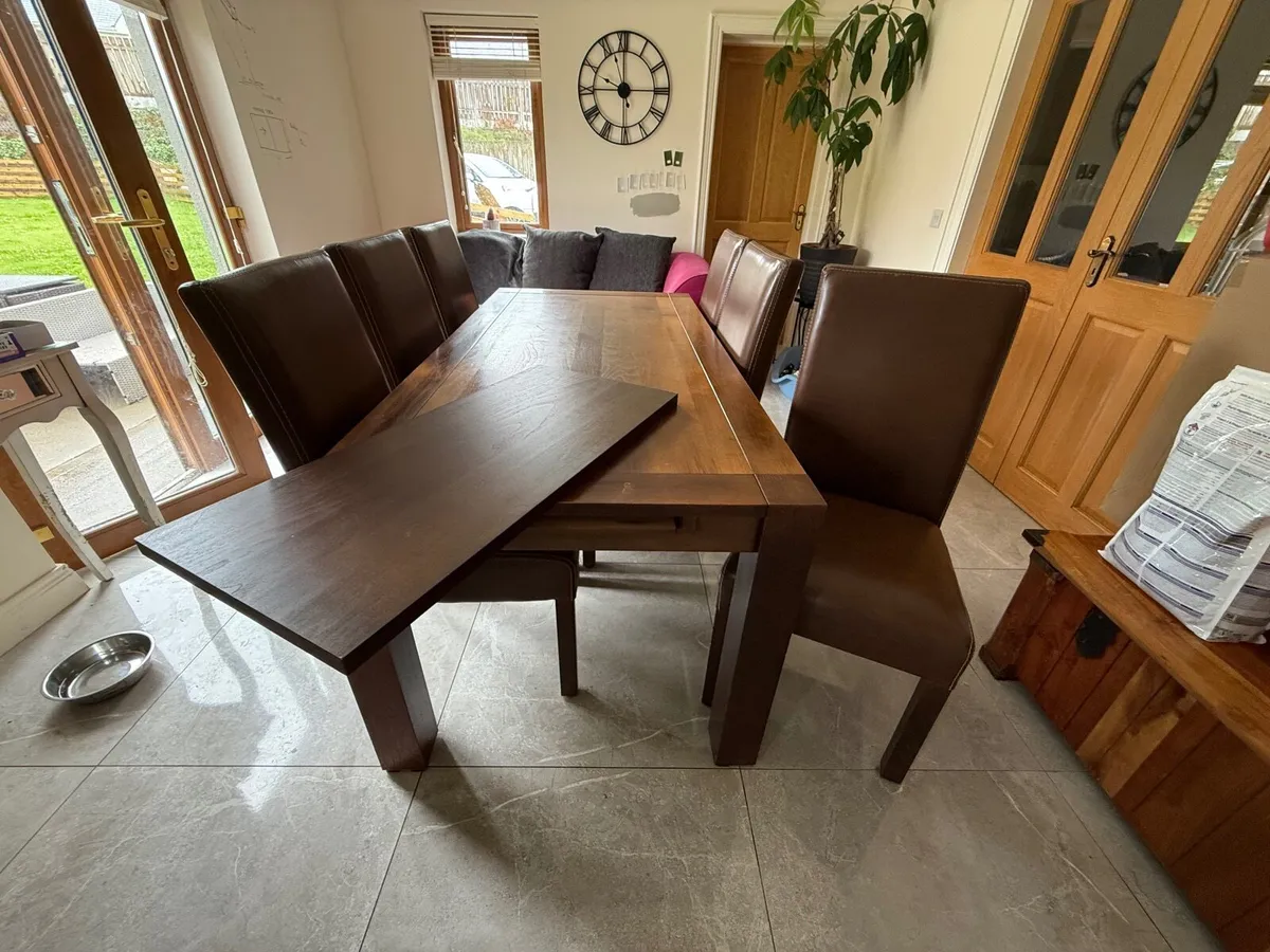 Kitchen / Dining room table and chairs - Image 1