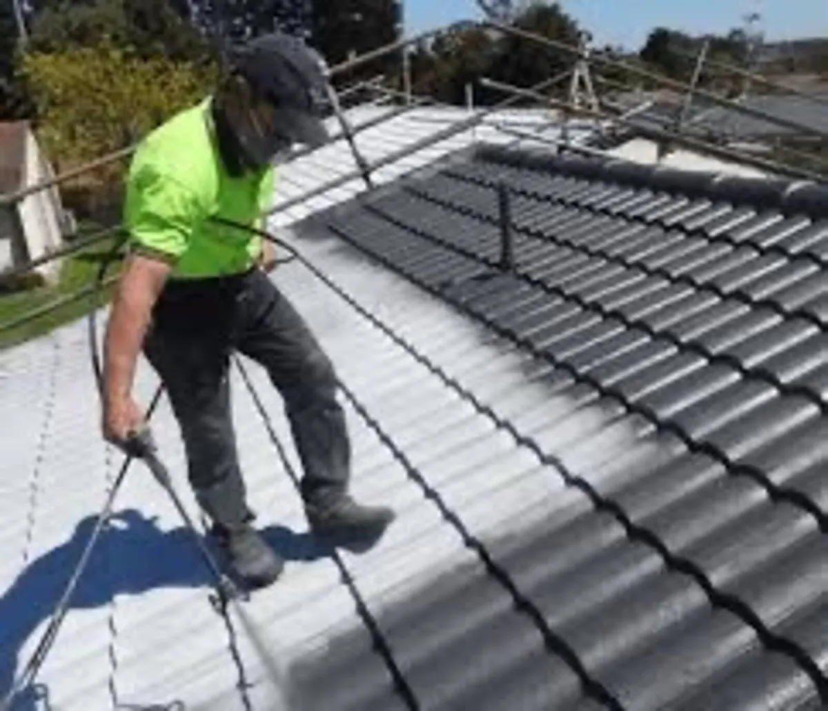 Roof/driveway paint - Image 4
