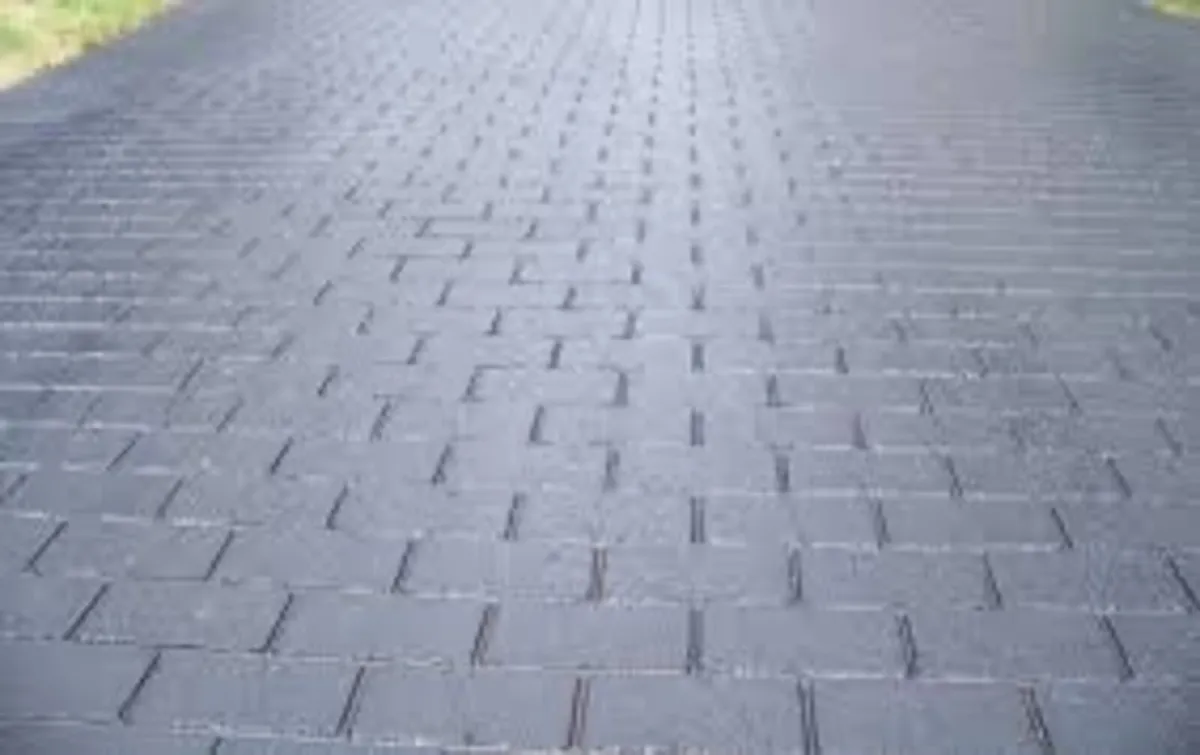 Roof/driveway paint - Image 4