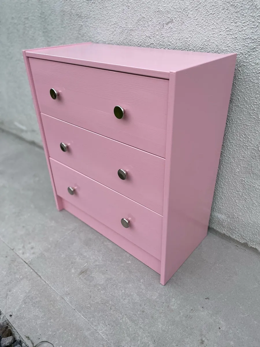 chest of drawers - Image 1