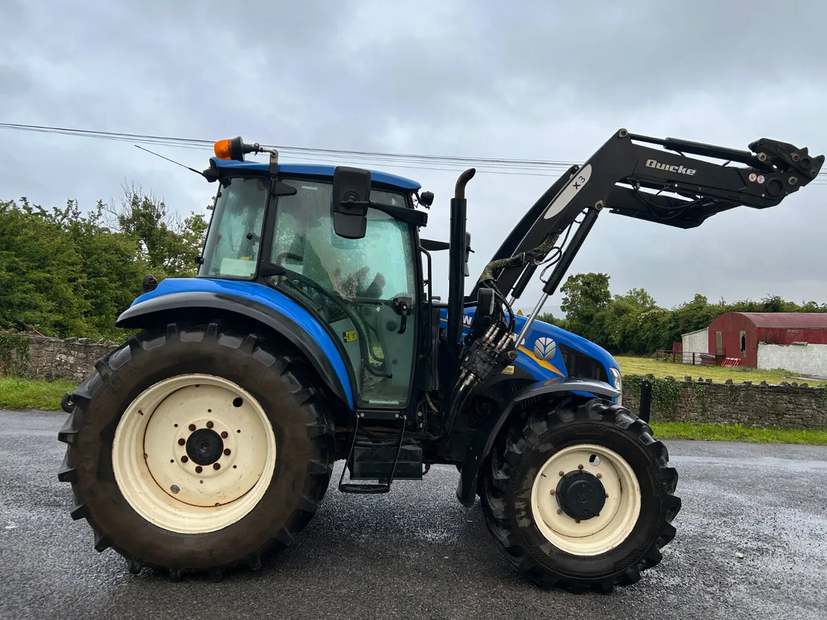 2019 New Holland T5-105 with Loader - Image 4