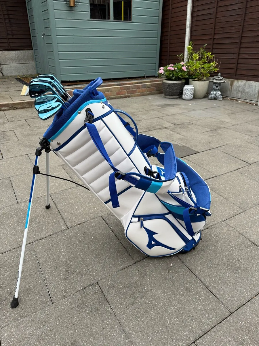 Mizuno 221 Limited Edition Blue Irons + Tour Bag - Image 2