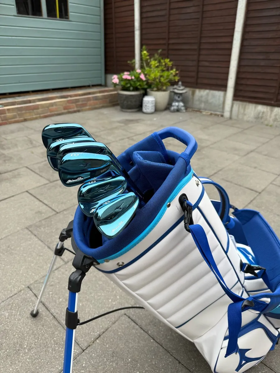 Mizuno 221 Limited Edition Blue Irons + Tour Bag - Image 3