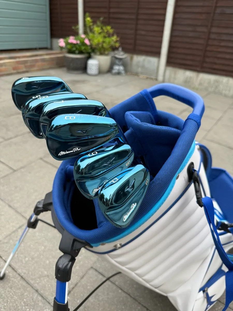 Mizuno 221 Limited Edition Blue Irons + Tour Bag - Image 4