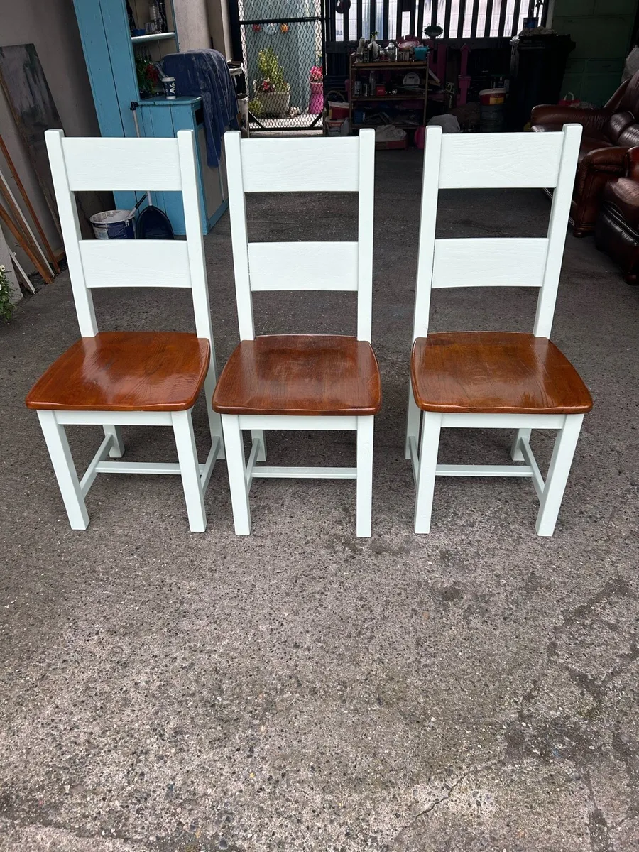 3 solid chairs - Image 1