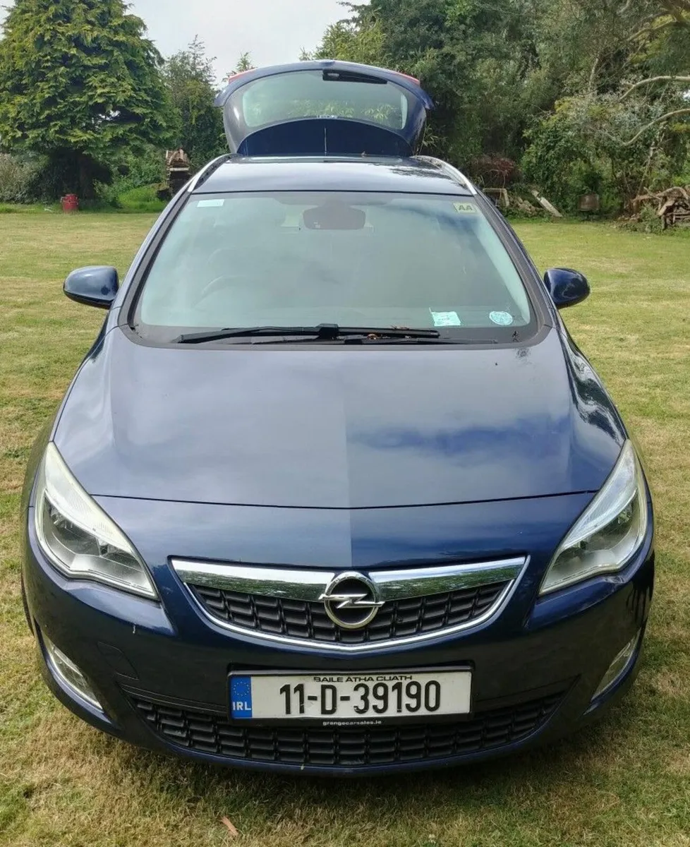 Opel Astra Estate 2011 - Image 4