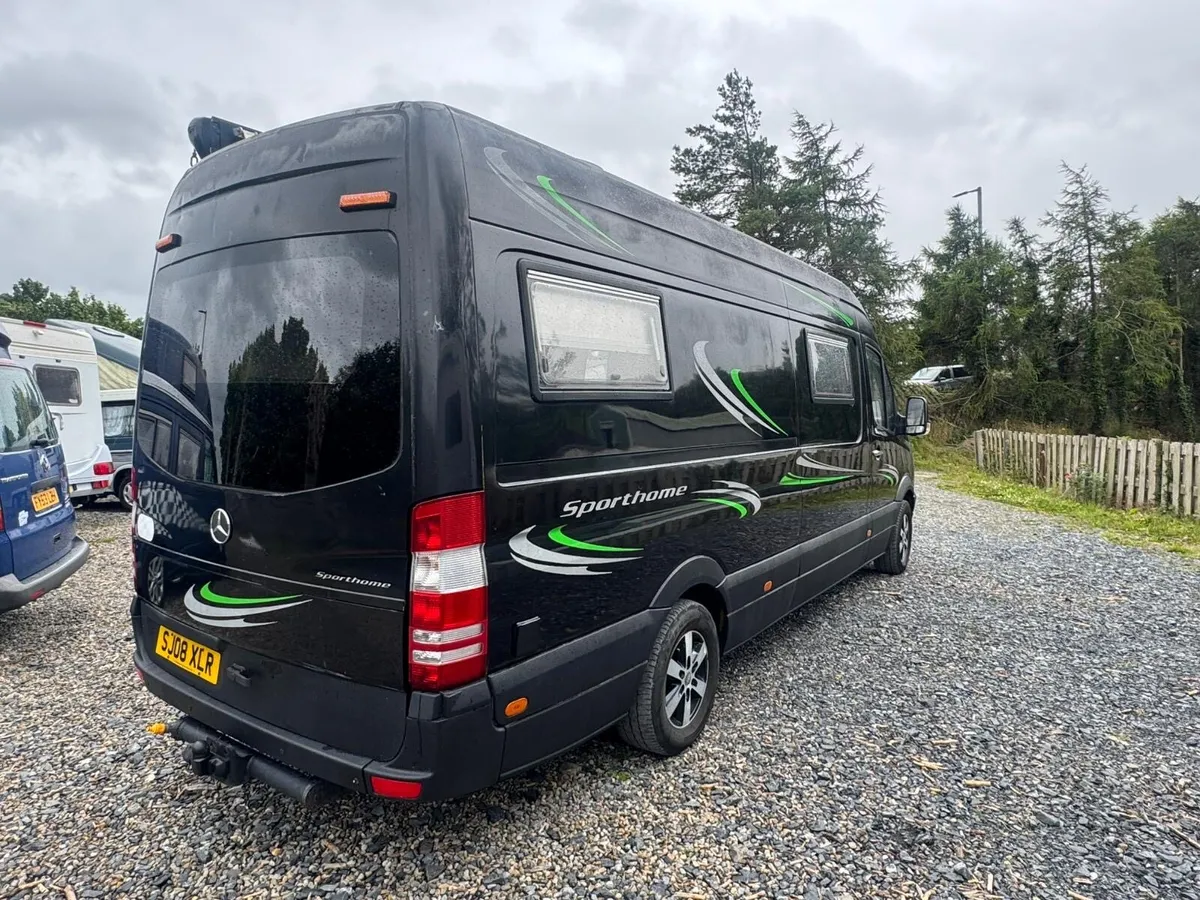 Mercedes-Benz camper van sport home - Image 4