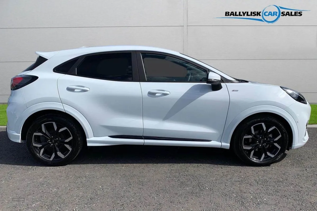 Ford Puma 1.0t 125PS St-line X in White With Only - Image 3