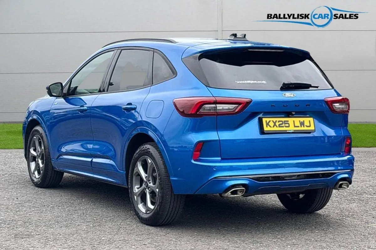 Ford Kuga 1.5t 150PS St-line in Desert Island Wit - Image 2
