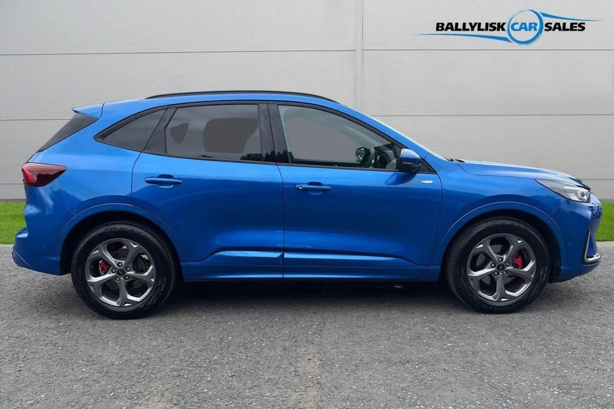 Ford Kuga 1.5t 150PS St-line in Desert Island Wit - Image 3