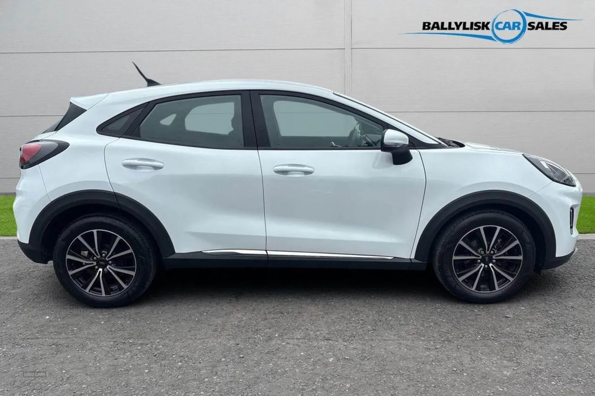 Ford Puma 1.0t 125PS Titanium in White With Only - Image 3