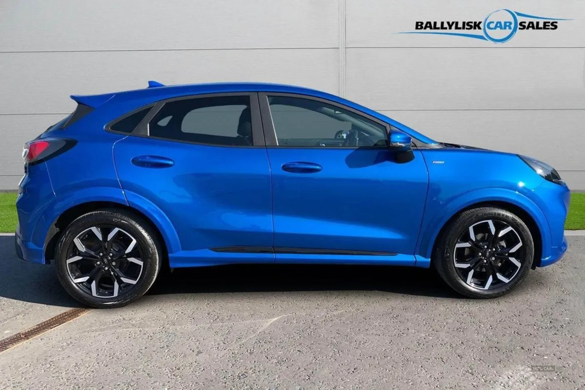 Ford Puma 1.0 St-line X Petrol Manual 125 ps in D - Image 3
