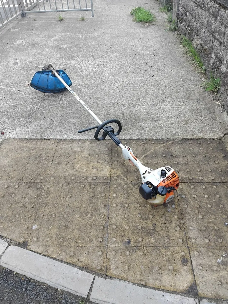 Sthil FS 55 R grass strummers running well - Image 1