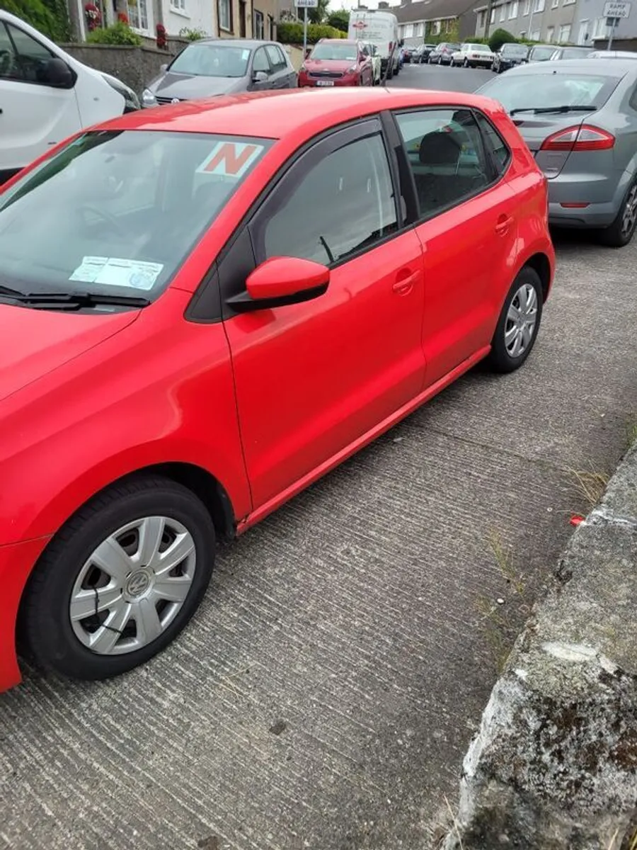 2011 Volkswagen Polo - Image 2