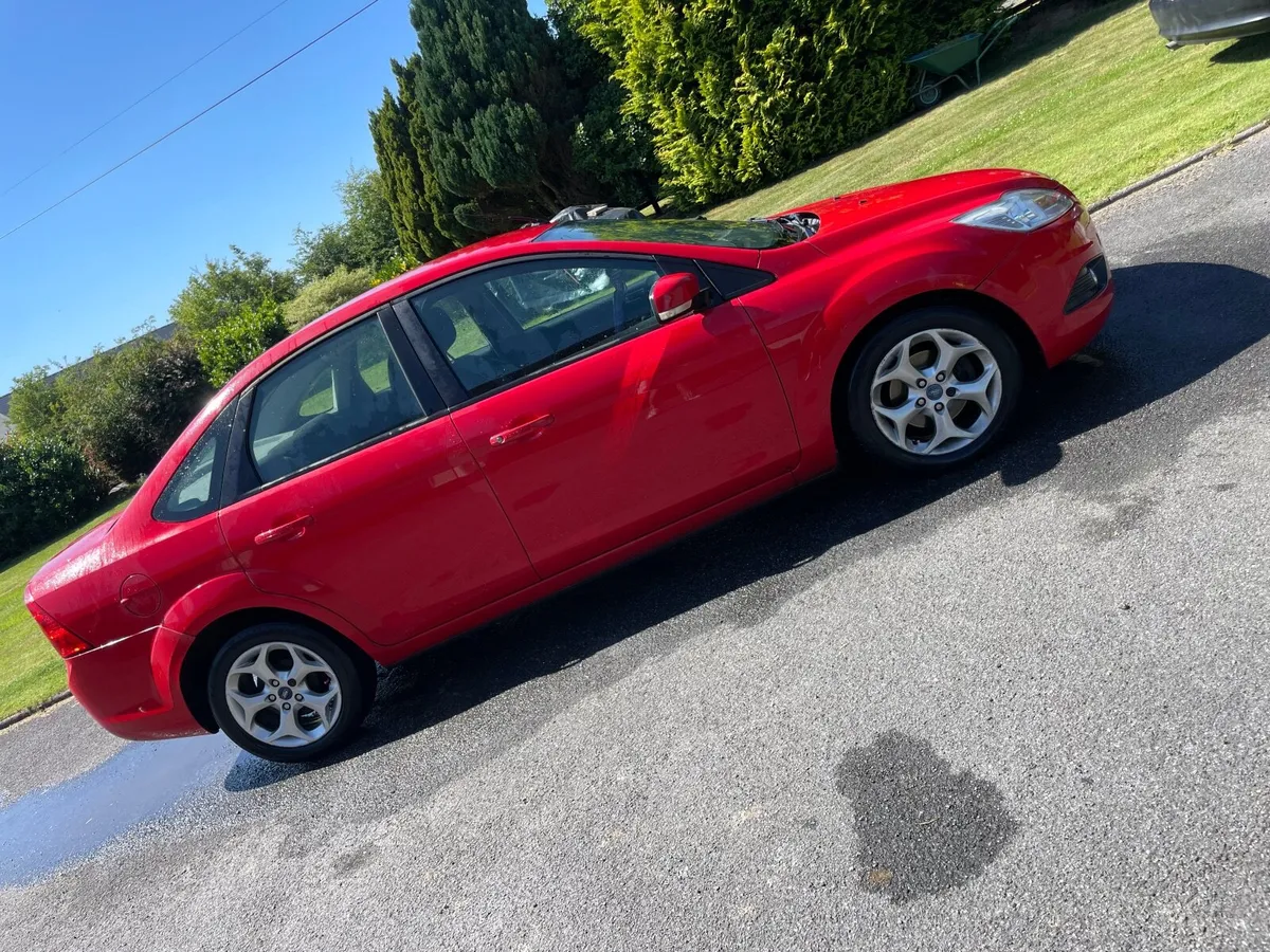 Ford Focus 2011 - Image 1