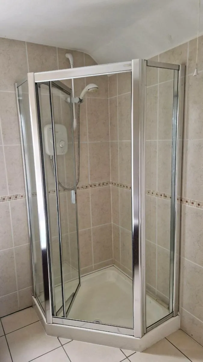 Bathroom - Image 4