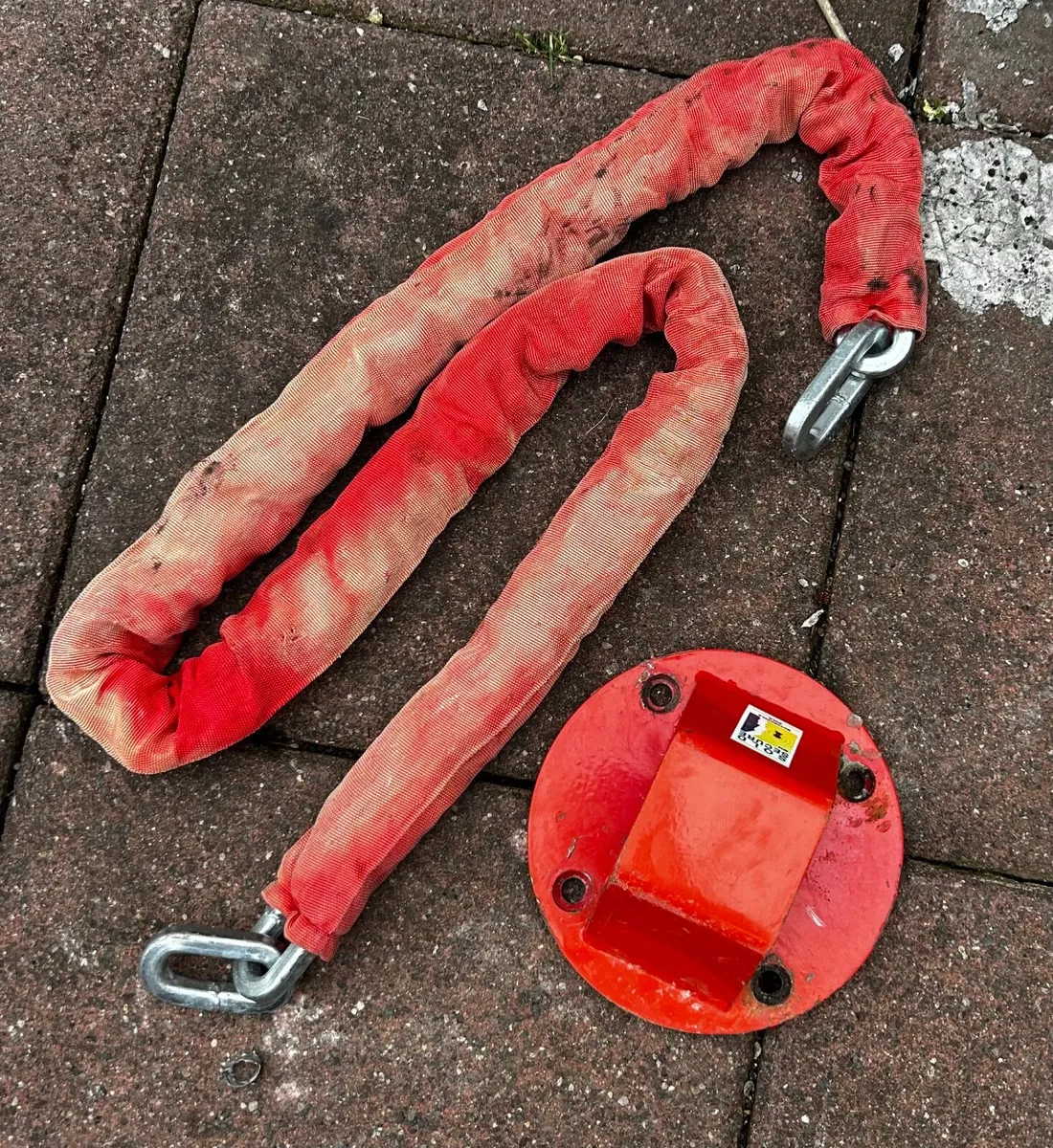 Bolt Chain Lock + Mammoth Ground Anchor - Image 1