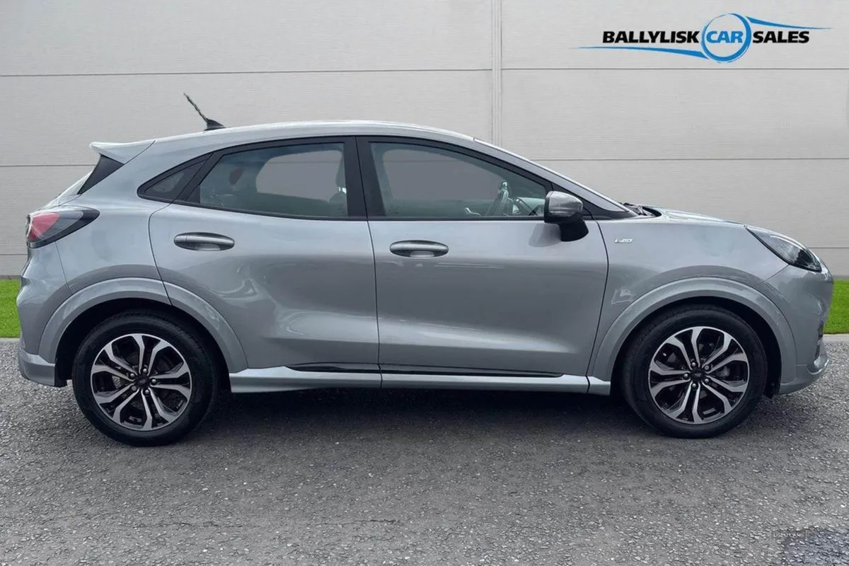 Ford Puma 1.0t 125PS St-line in Solar Silver With - Image 3