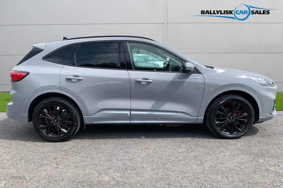 Ford Kuga 2.5 Duratec 14.4kwh Phev Graphite Tech - Image 3