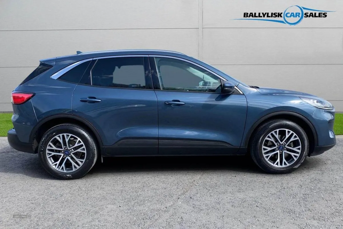 Ford Kuga 1.5 Ecoblue Titanium Edition in Chrome - Image 3