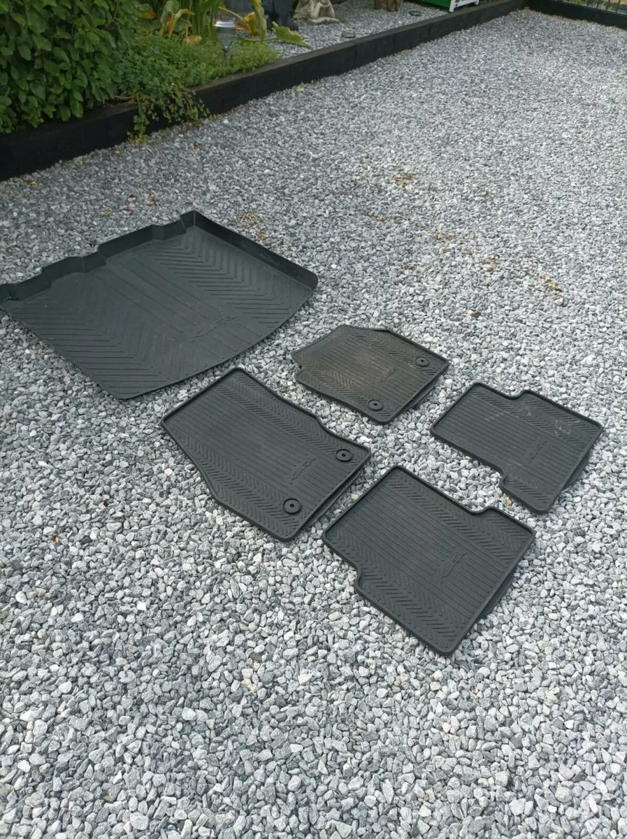 Car mats and Boot linear - Image 1