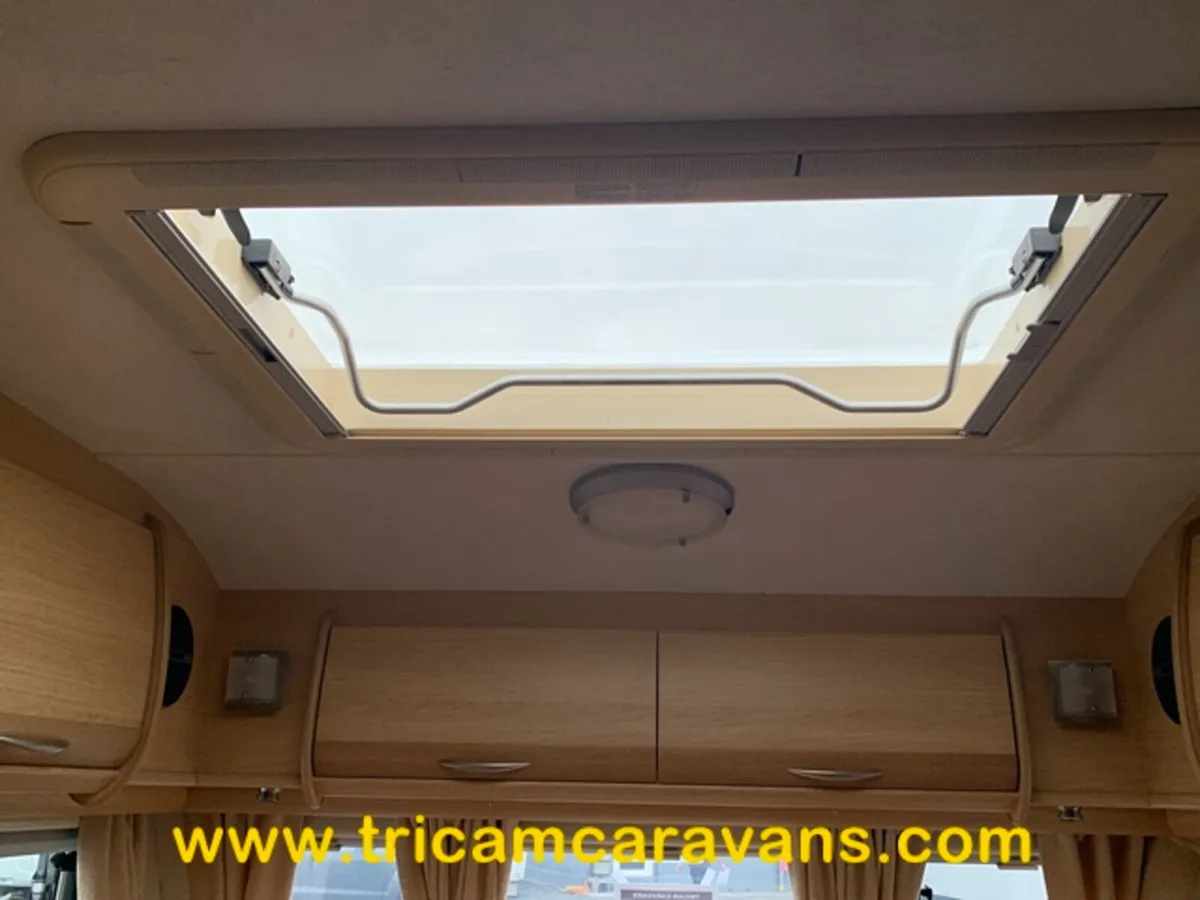 2008 Coachman Amara 450/2 - Image 3