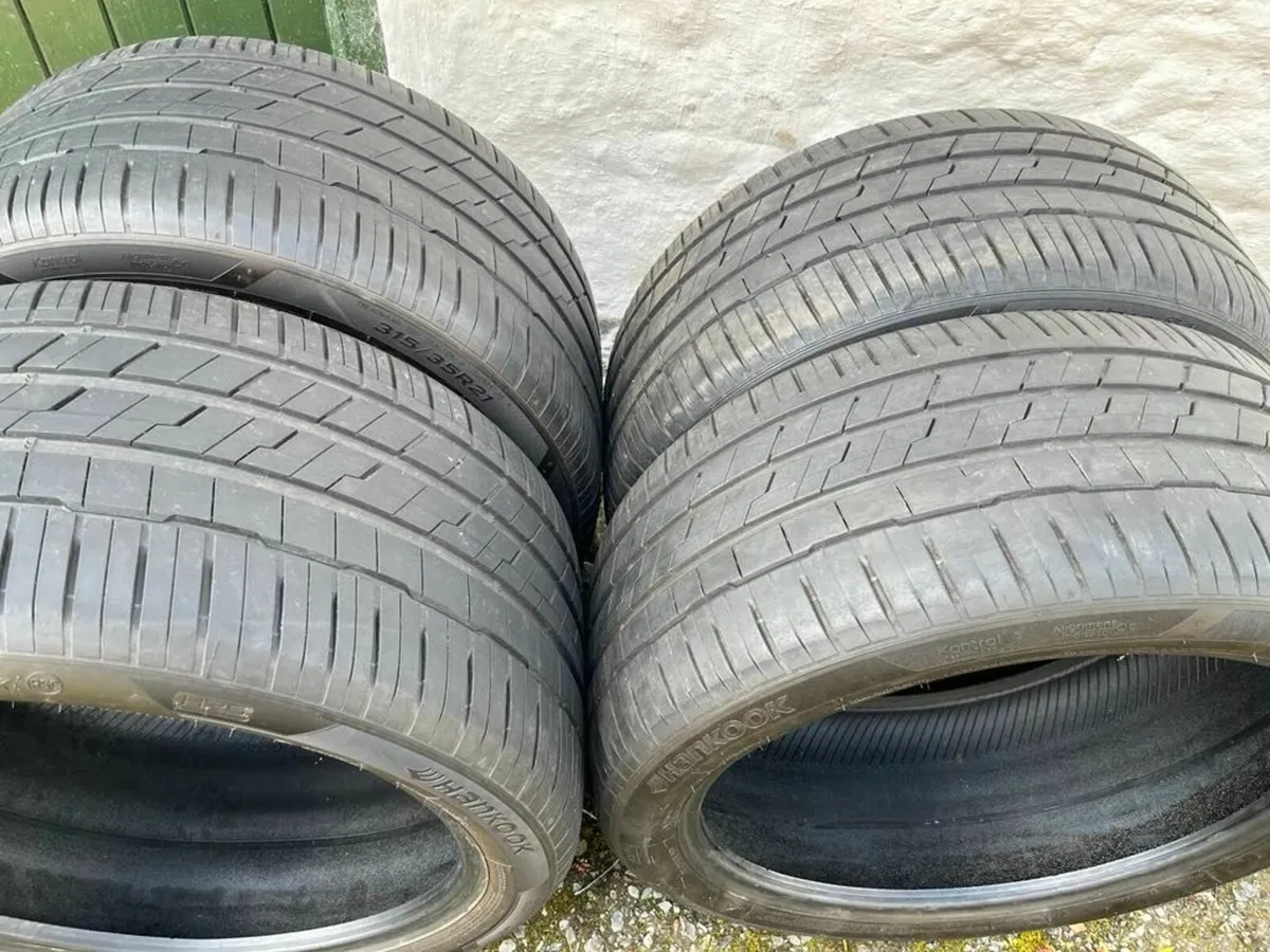 Run Flats - part-worn - Image 1