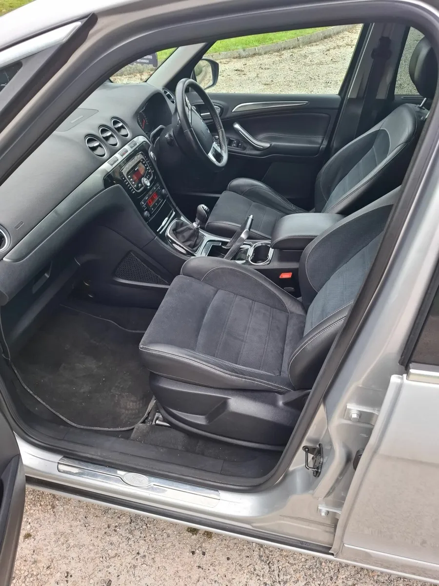 Ford S-Max 2012 - Image 2