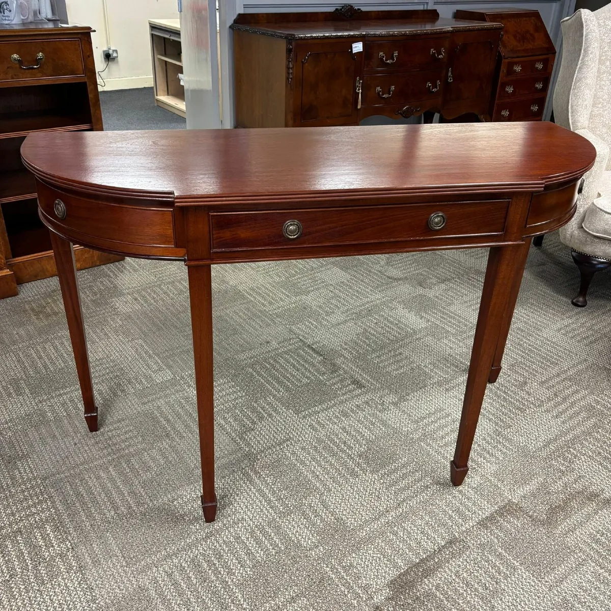 Beautiful mahogany breakfront console table - Image 1