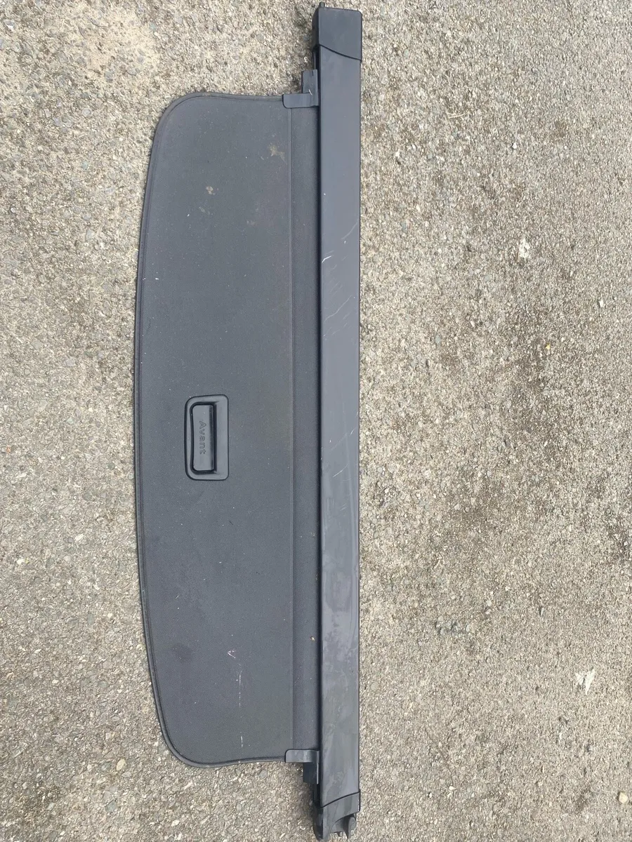 Audi A4 boot load cover - Image 3