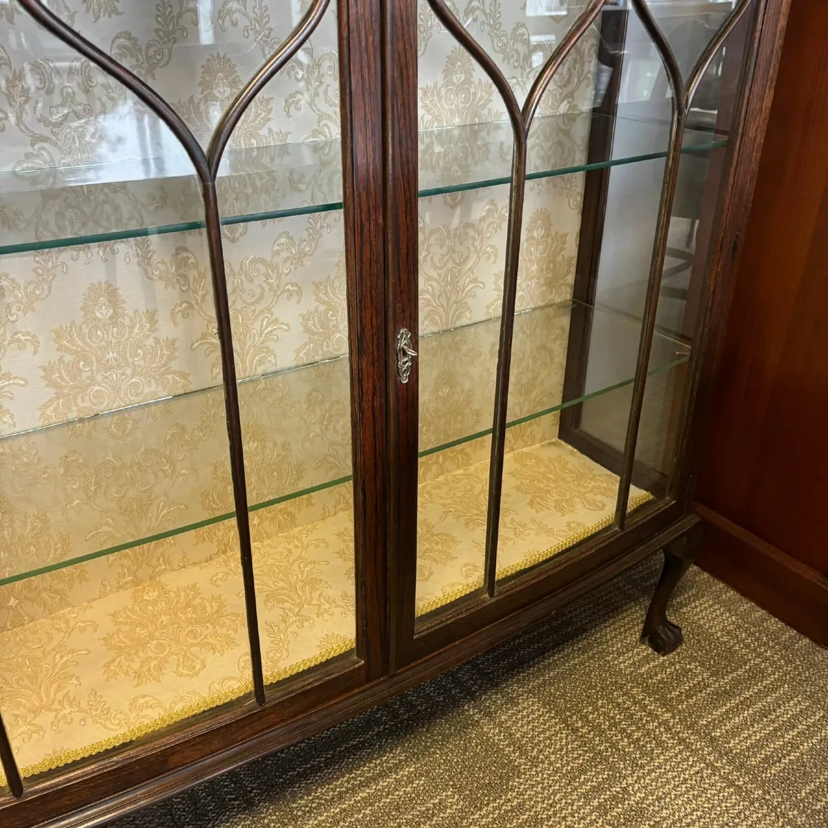 Beautiful antique oak display China cabinet - Image 4