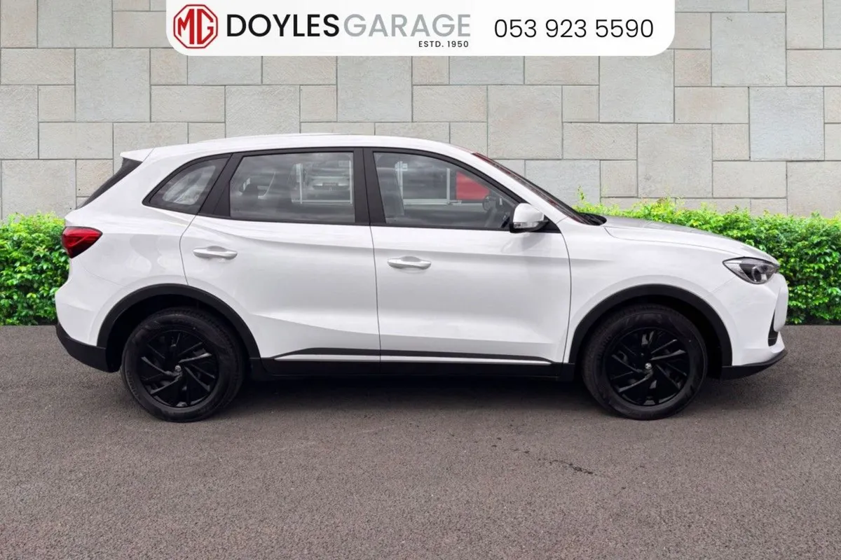 MG ZS Hybrid  Essence - Image 2