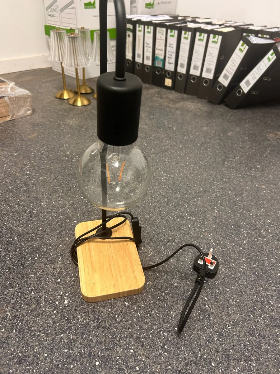 Table lamp