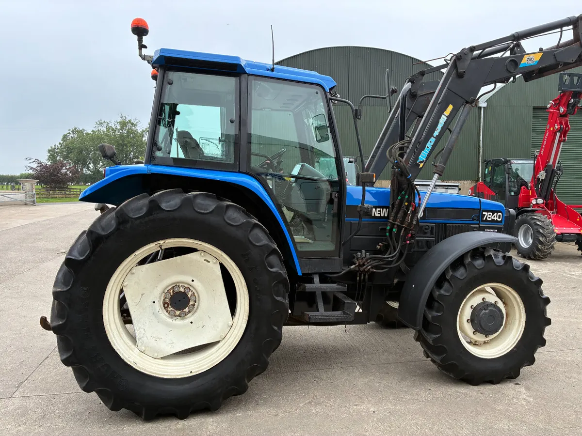 New Holland 7840 Turbo - Image 3