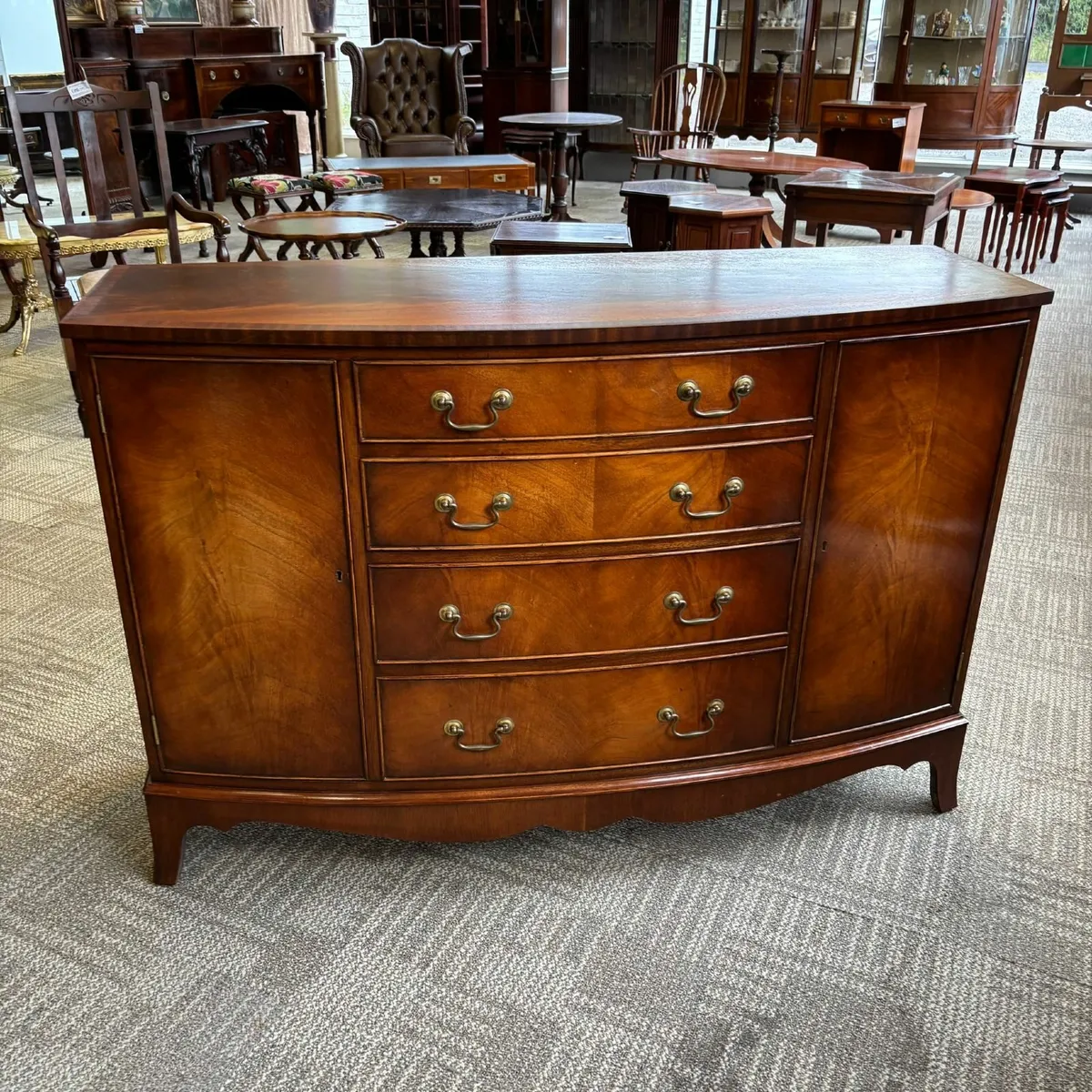 Beautiful mahogany flamed bow front sideboard - Image 1