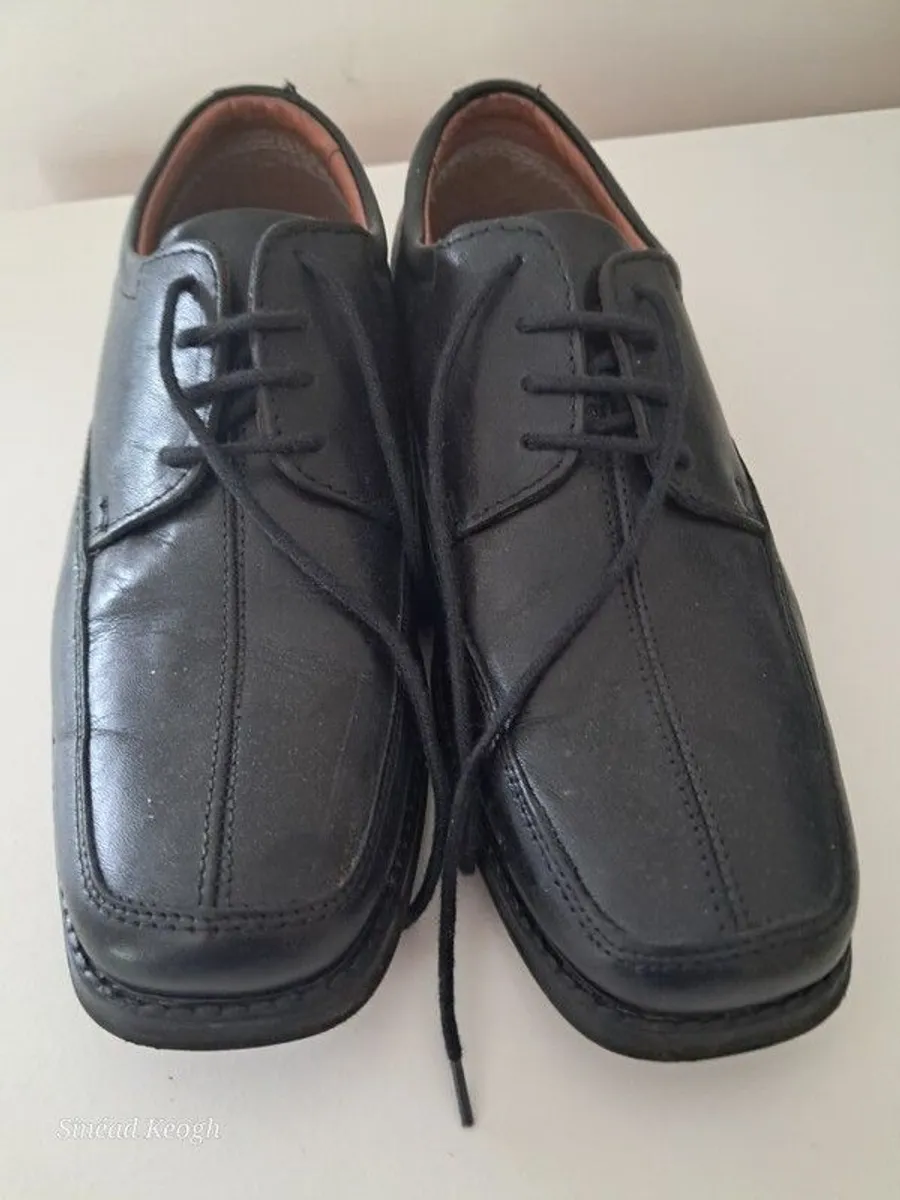 Boys leather shoes - Image 1